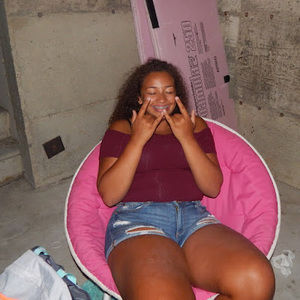 Meet your Posher, Jaynese